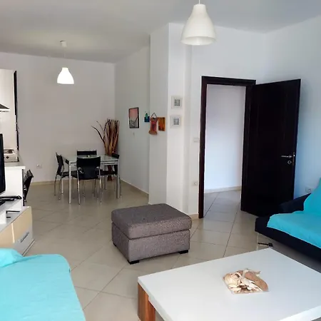 Victoria By The Sea Saranda