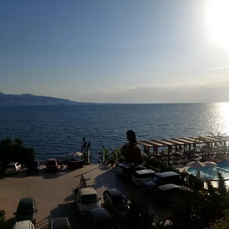 Victoria By The Sea Apartment Sarande